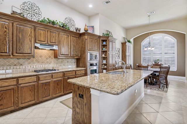 2537 Louis Lane, Lewisville, TX 75056