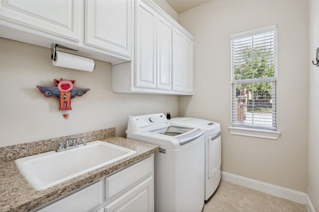 2537 Louis Lane, Lewisville, TX 75056