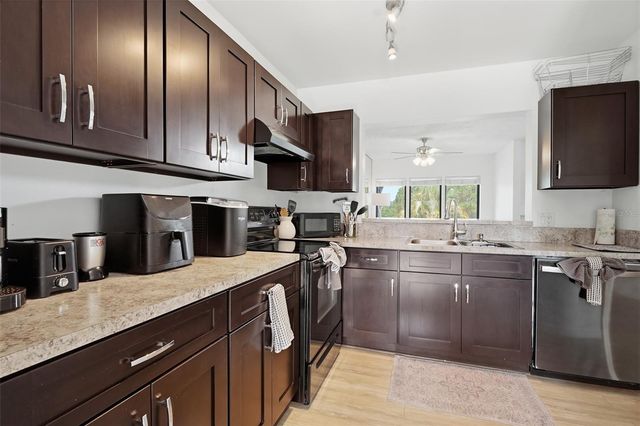 2216 STONINGTON AVENUE 2216, Orlando, FL 32817
