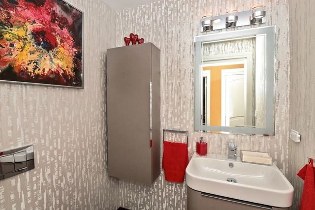 1122 S Estate Lane, Lake Forest, IL 60045