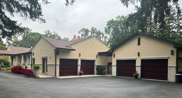 1122 S Estate Lane, Lake Forest, IL 60045