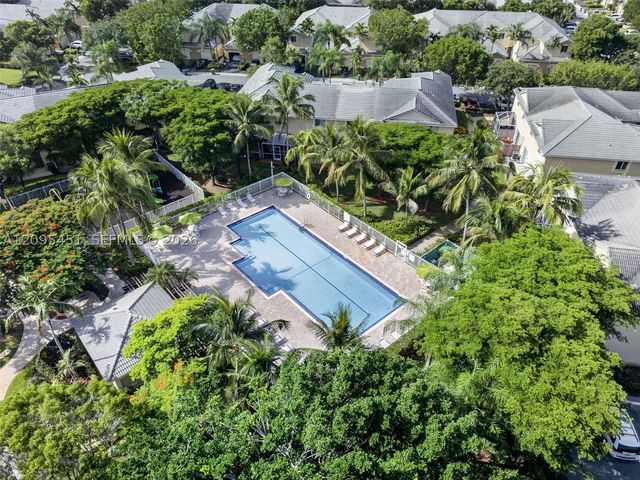 2475 W Cordoba Bnd, Weston, FL 33327