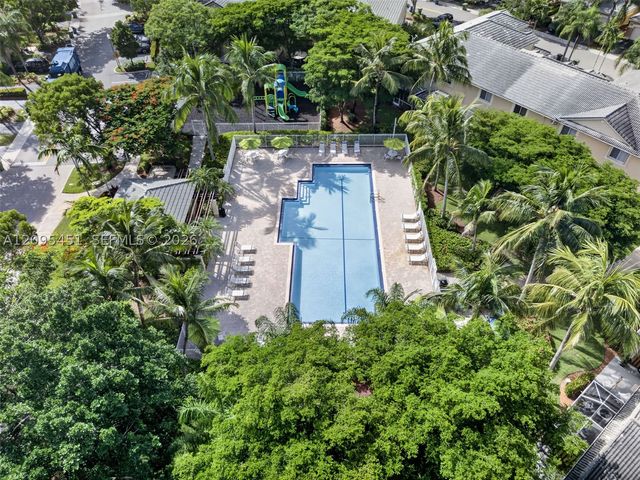 2475 W Cordoba Bnd, Weston, FL 33327