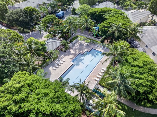 2475 W Cordoba Bnd, Weston, FL 33327