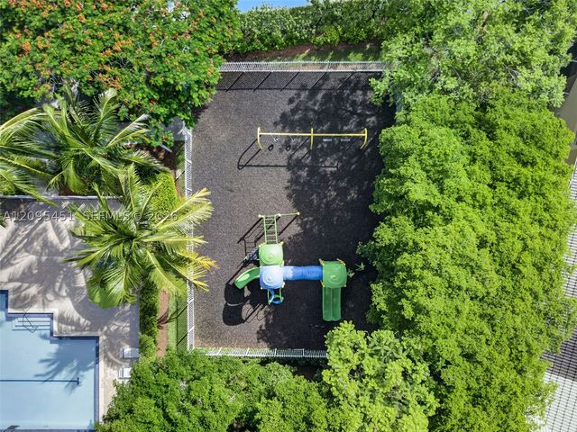 2475 W Cordoba Bnd, Weston, FL 33327