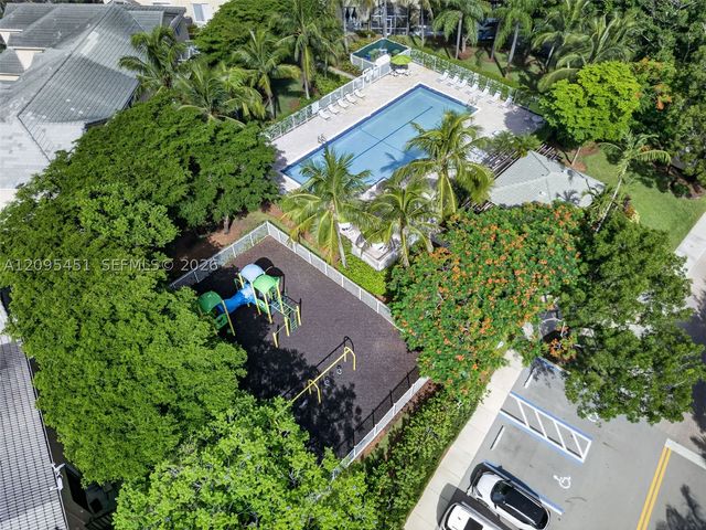 2475 W Cordoba Bnd, Weston, FL 33327