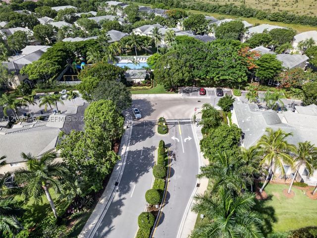 2475 W Cordoba Bnd, Weston, FL 33327