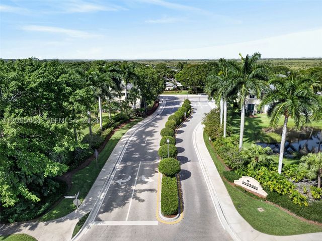 2475 W Cordoba Bnd, Weston, FL 33327