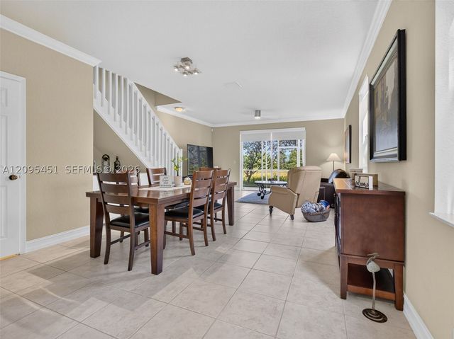 2475 W Cordoba Bnd, Weston, FL 33327