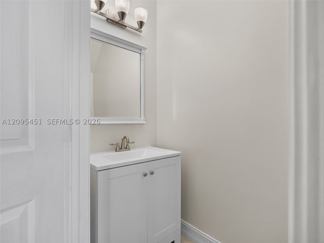 2475 W Cordoba Bnd, Weston, FL 33327