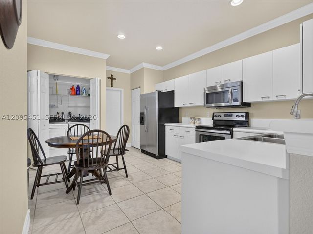 2475 W Cordoba Bnd, Weston, FL 33327