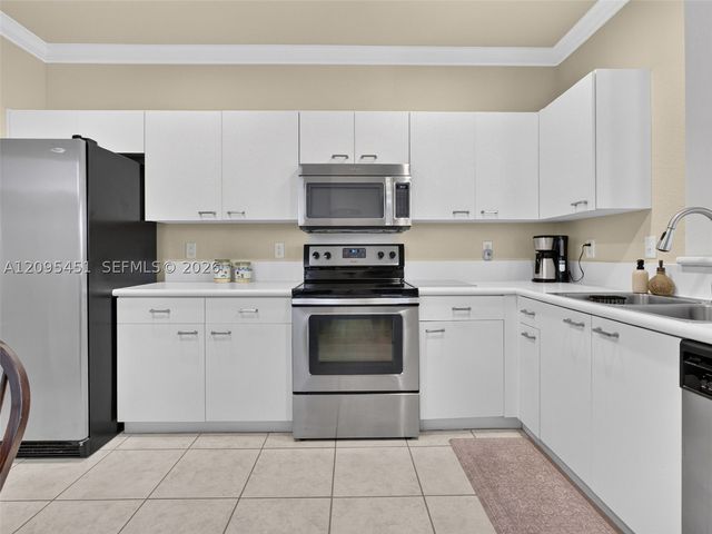 2475 W Cordoba Bnd, Weston, FL 33327