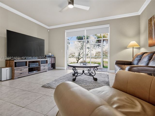2475 W Cordoba Bnd, Weston, FL 33327