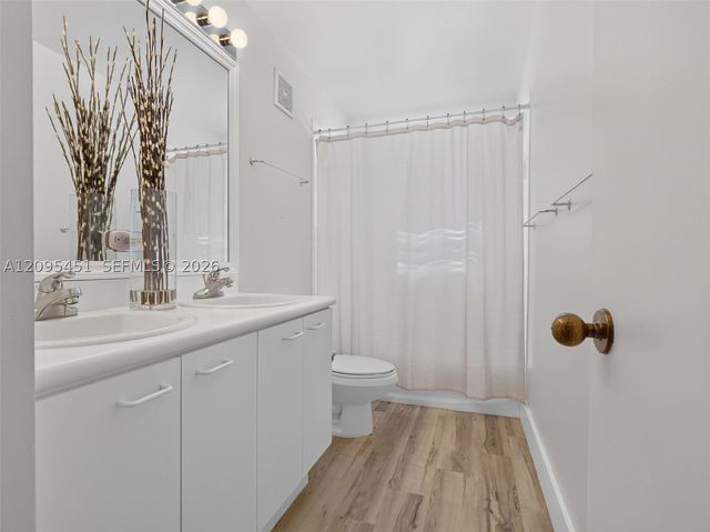 2475 W Cordoba Bnd, Weston, FL 33327