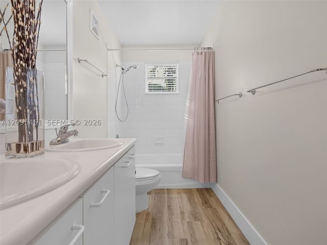 2475 W Cordoba Bnd, Weston, FL 33327