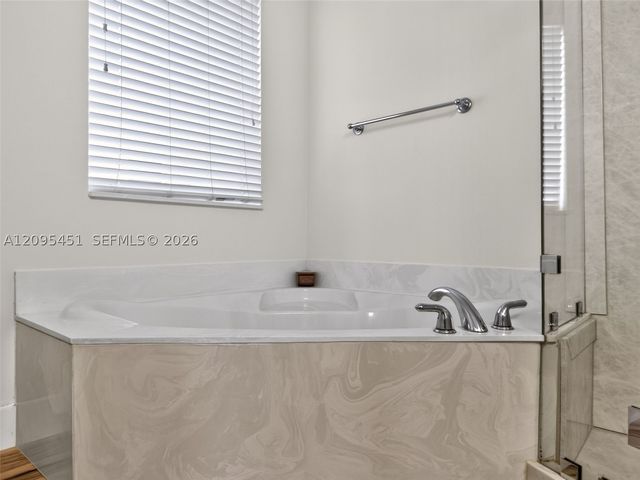 2475 W Cordoba Bnd, Weston, FL 33327