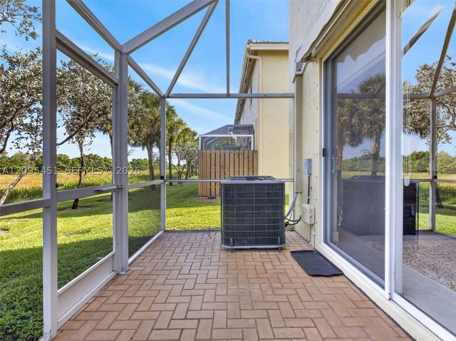2475 W Cordoba Bnd, Weston, FL 33327