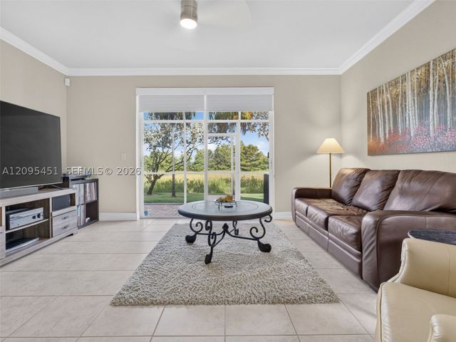 2475 W Cordoba Bnd, Weston, FL 33327