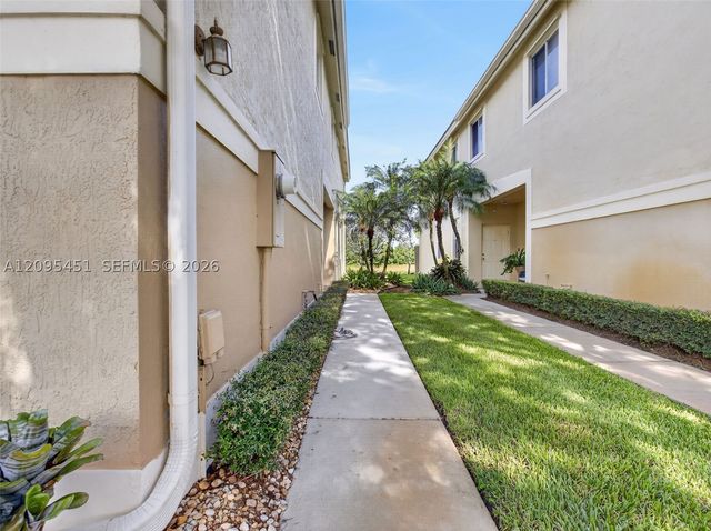2475 W Cordoba Bnd, Weston, FL 33327