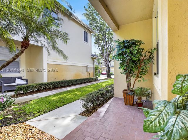 2475 W Cordoba Bnd, Weston, FL 33327