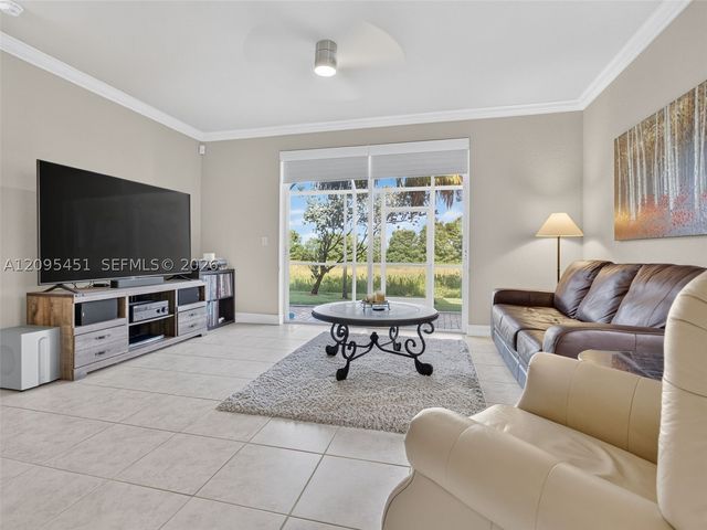 2475 W Cordoba Bnd, Weston, FL 33327
