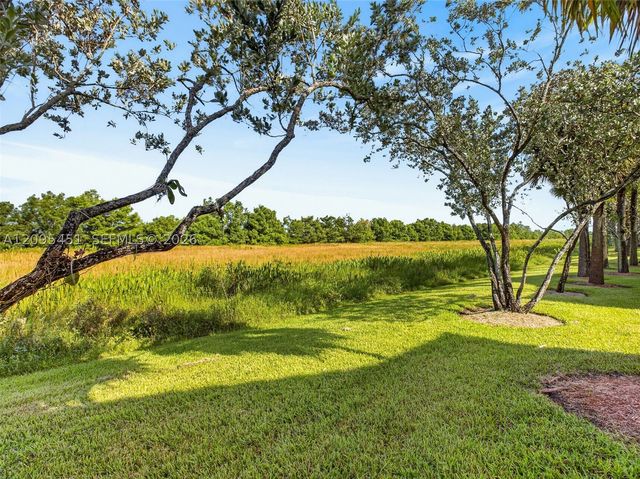 2475 W Cordoba Bnd, Weston, FL 33327