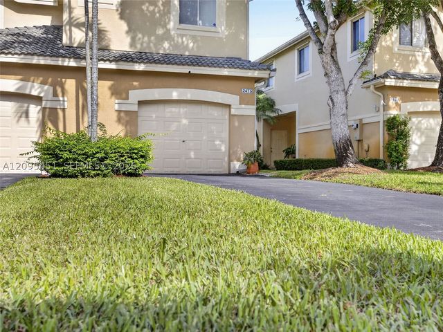 2475 W Cordoba Bnd, Weston, FL 33327