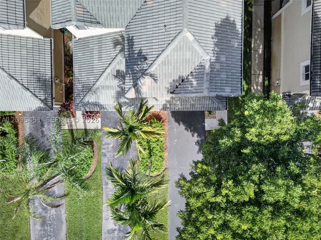 2475 W Cordoba Bnd, Weston, FL 33327