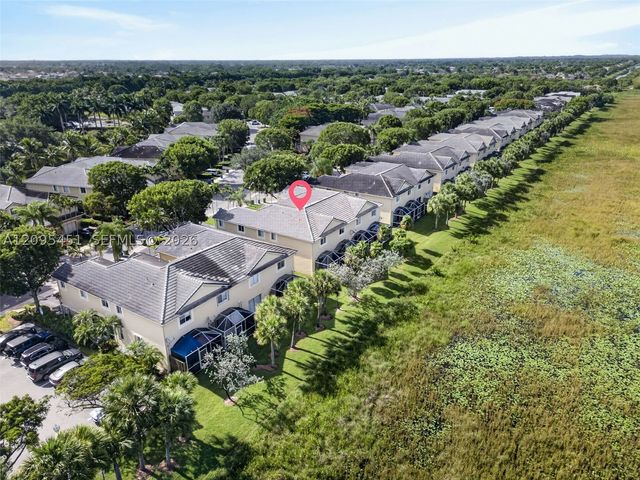 2475 W Cordoba Bnd, Weston, FL 33327
