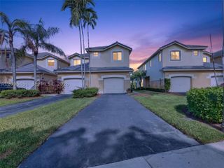2475 W Cordoba Bnd, Weston, FL 33327