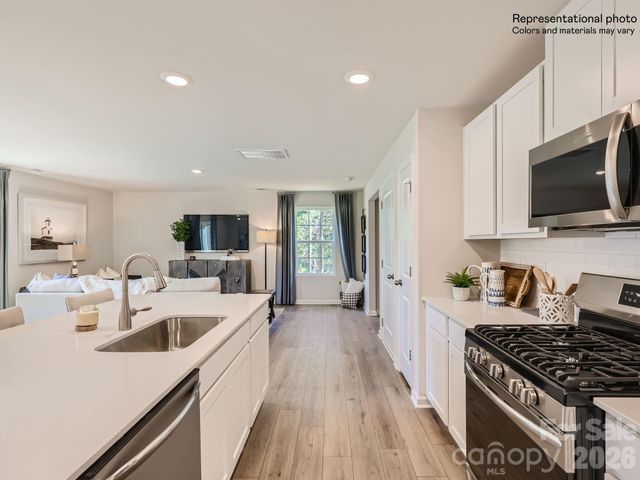 543 Sand Dunes Drive, Kannapolis, NC 28081