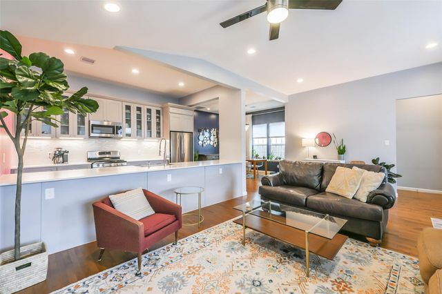 213 N Hutcheson Street, Houston, TX 77003