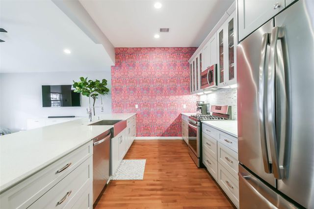 213 N Hutcheson Street, Houston, TX 77003