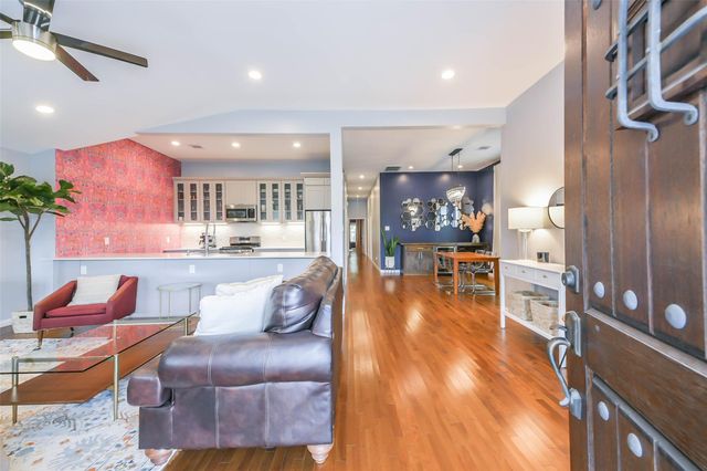 213 N Hutcheson Street, Houston, TX 77003