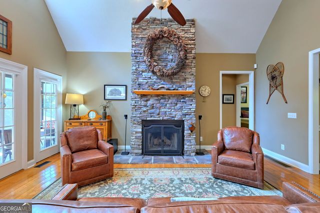 271 Chattahoochee Glen Road, Clarkesville, GA 30523