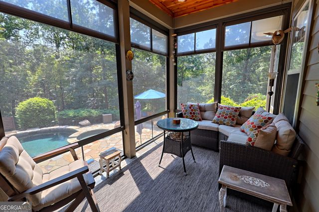 271 Chattahoochee Glen Road, Clarkesville, GA 30523