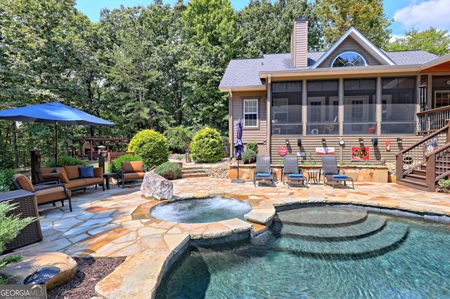 271 Chattahoochee Glen Road, Clarkesville, GA 30523