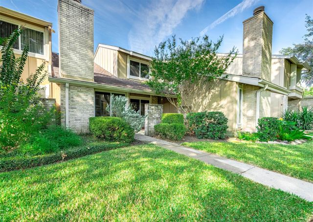 11609 Village Place Drive, Houston, TX 77077