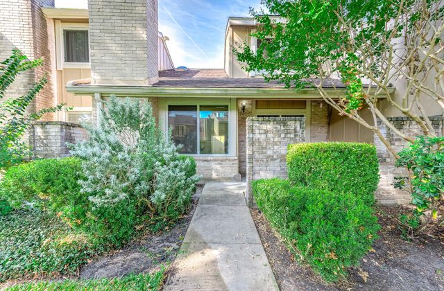 11609 Village Place Drive, Houston, TX 77077