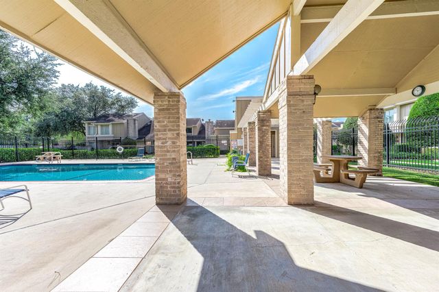 11609 Village Place Drive, Houston, TX 77077