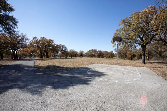 1665 US Highway 380 E, Graham, TX 76450