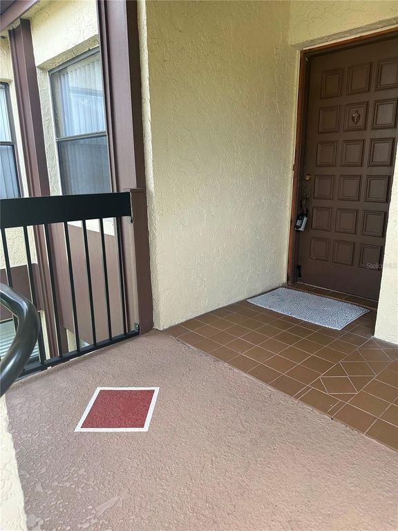 Image 2 of property listing at 3245 CANDLE RIDGE DRIVE 203, Orlando, FL 32822