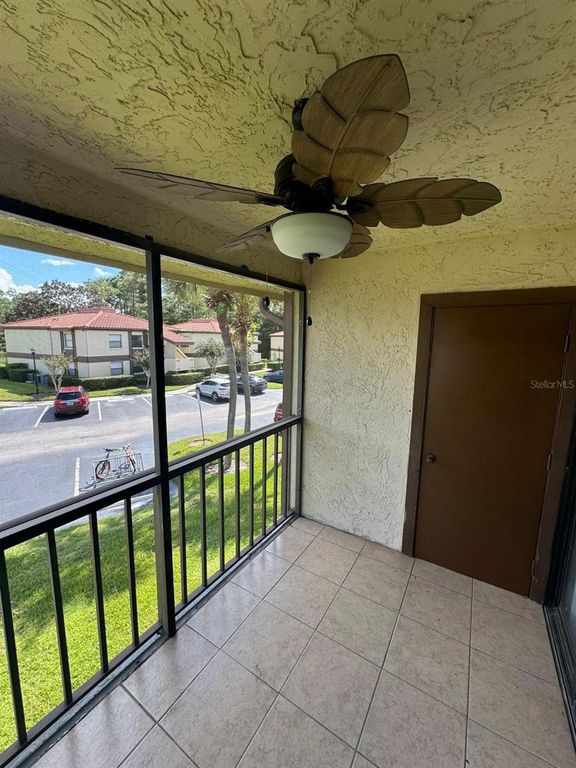 Image 17 of property listing at 3245 CANDLE RIDGE DRIVE 203, Orlando, FL 32822
