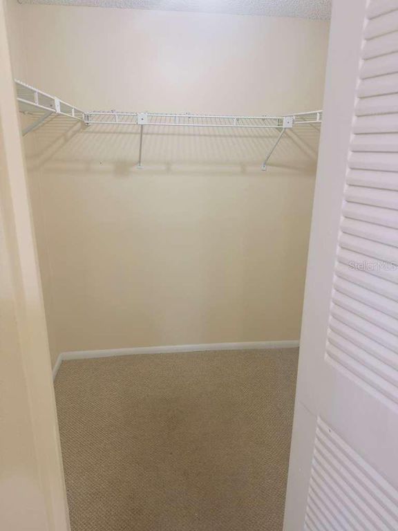 Image 9 of property listing at 3245 CANDLE RIDGE DRIVE 203, Orlando, FL 32822