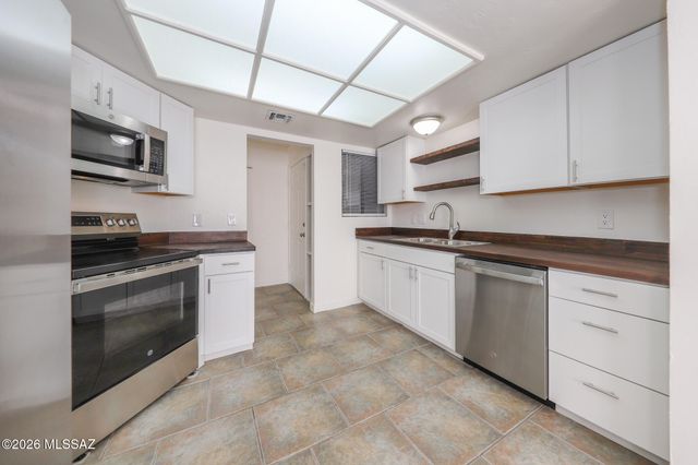 10140 E Karen Place, Tucson, AZ 85748