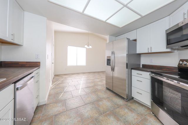 10140 E Karen Place, Tucson, AZ 85748