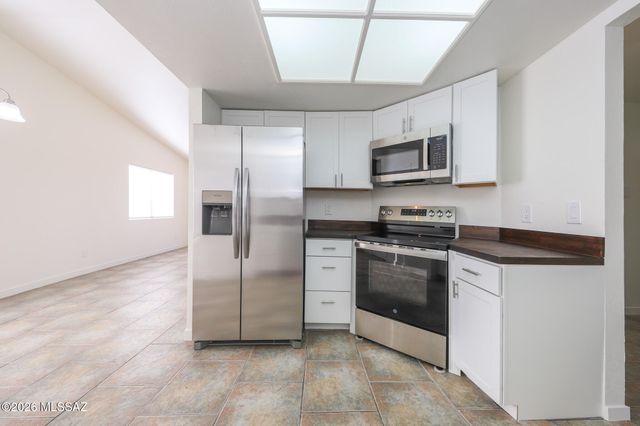 10140 E Karen Place, Tucson, AZ 85748