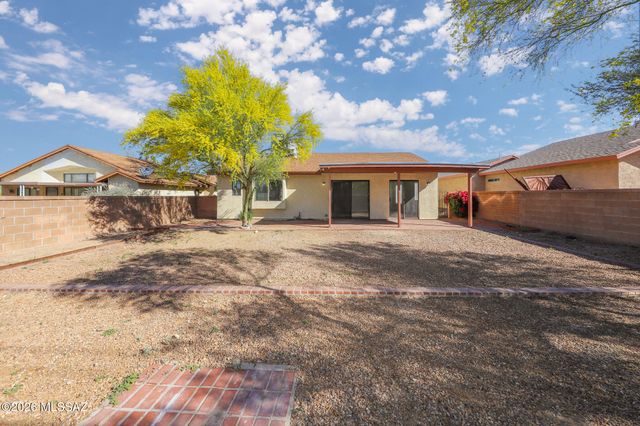 10140 E Karen Place, Tucson, AZ 85748