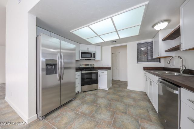 10140 E Karen Place, Tucson, AZ 85748