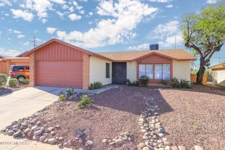 10140 E Karen Place, Tucson, AZ 85748